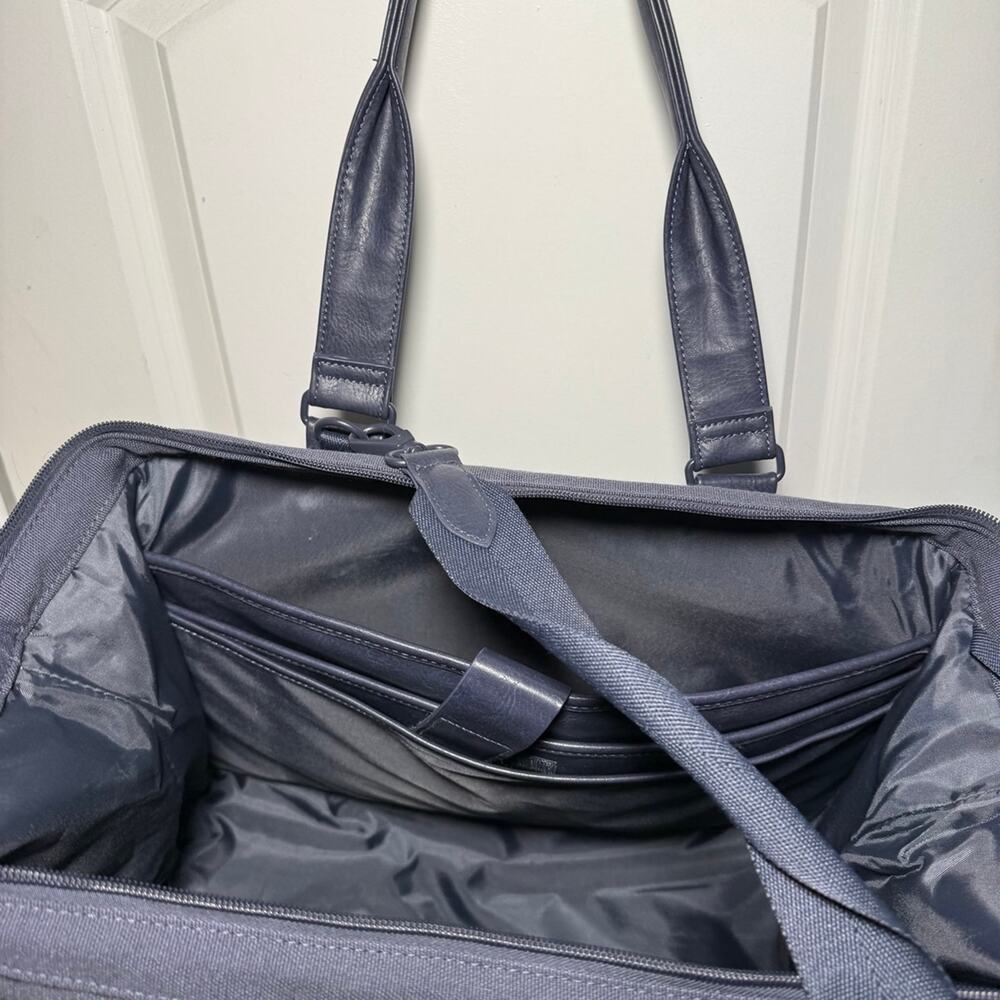 Beis Weekender Mini Bag - Picture 7 of 7